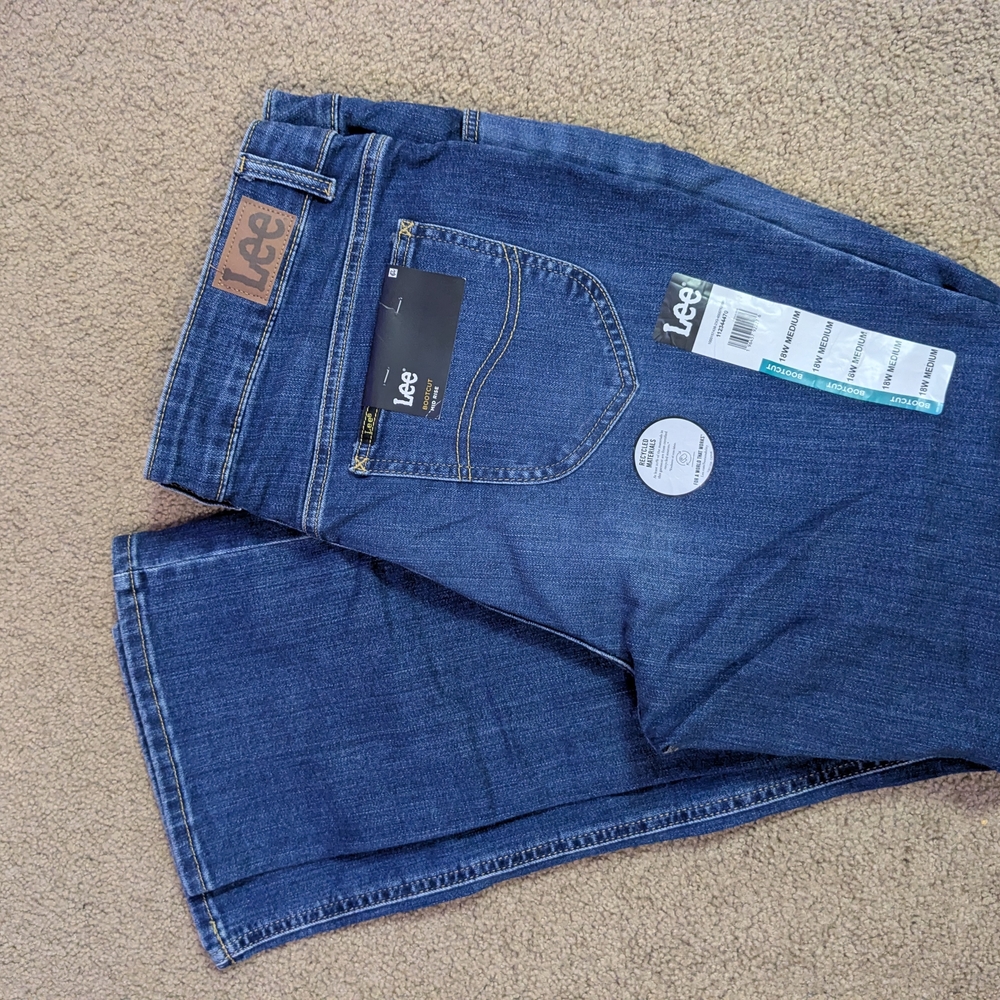 Lee Women's Boot Cut Jeans in Dark Blue